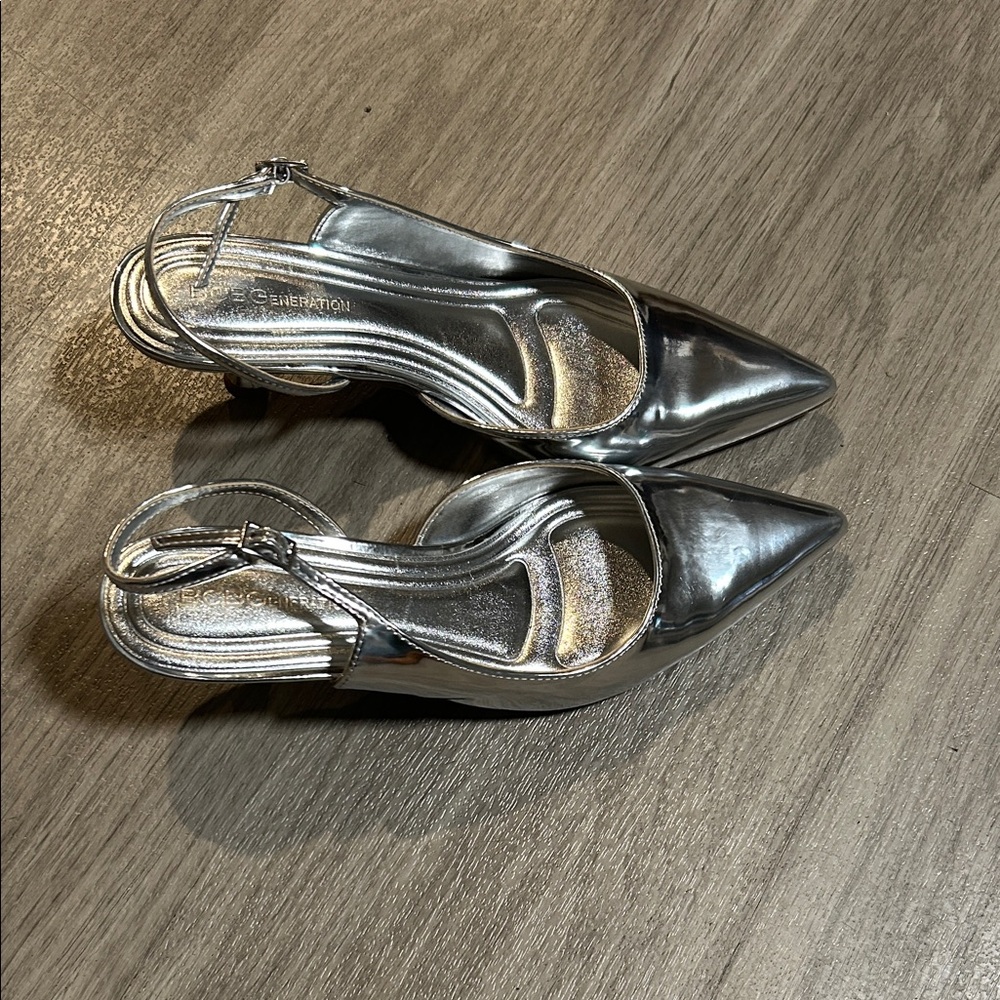 BCBGeneration Silver Heels - Picture 8 of 10
